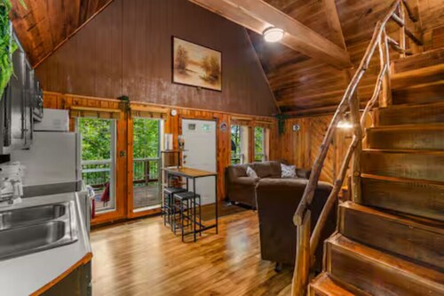 Mountaintop Cabin - Hot Tub - Natural Bridge 3mile