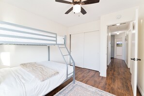 3 Schlafzimmer, Bügeleisen/Bügelbrett, WLAN, Bettwäsche