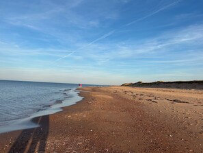 Chaise longue, serviettes de plage