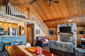 House (3 Bedrooms) | Floor plan - Norris Lake Cabin Dock + Kayaks + Games (Jacksboro)