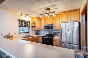 House (3 Bedrooms) | Floor plan - Norris Lake Cabin Dock + Kayaks + Games (Jacksboro)