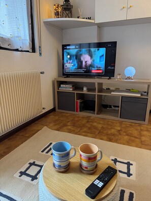 Interior - Cozy Alpine Studio in Aprica - Near Ski Slopes, Parking & Wi-Fi (Aprica)