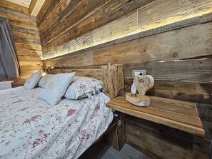 3 bedrooms, travel crib, WiFi (free), bed sheets - Chalet between Cortina d'Ampezzo and the Marmolada, Tabià Falesia  (Laste di Sopra)