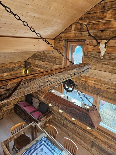 Chalet between Cortina d'Ampezzo and the Marmolada, Tabià Falesia 