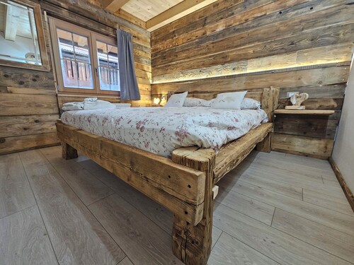 Chalet between Cortina d'Ampezzo and the Marmolada, Tabià Falesia 