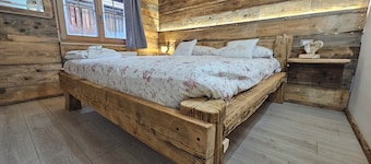 Chalet between Cortina d'Ampezzo and the Marmolada, Tabià Falesia