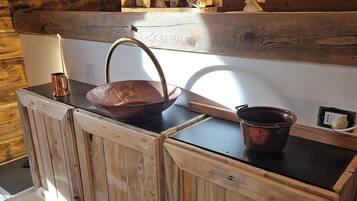 Réfrigérateur, four, plaque de cuisson, lave-vaisselle