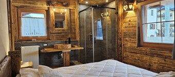 Chalet between Cortina d'Ampezzo and the Marmolada, TabiĂ Falesia