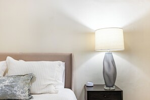 3 chambres, fer et planche à repasser, Wi-Fi, draps fournis