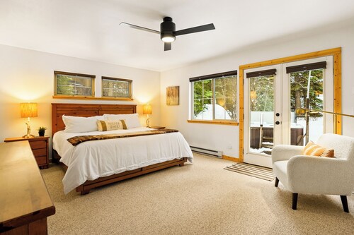 Cabin, Hot Tub, Pong, Pickleball, Tennis