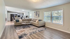 Living area - The Palm Hideaway Oasis with Pool + Hot Tub + Fire pit & Outdoor kitchen! (Spicewood)