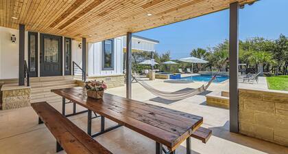 The Palm Hideaway Oasis with Pool + Hot Tub + Fire pit & Outdoor kitchen!