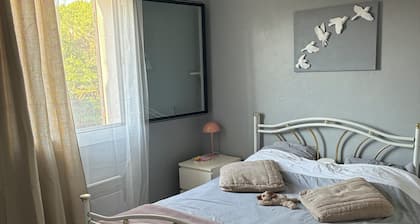 Charming House by the Sea and Near the Janas Forest – Quiet & Cozy 5-Bedroom Home -
