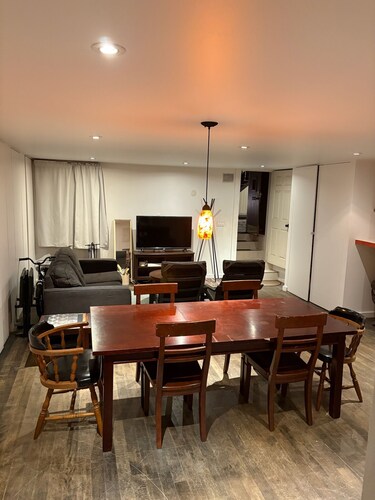 Charming 2-bedroom 1 Bathroom  Kitchen Private Sleeps 4-5 Furnished historic NYC