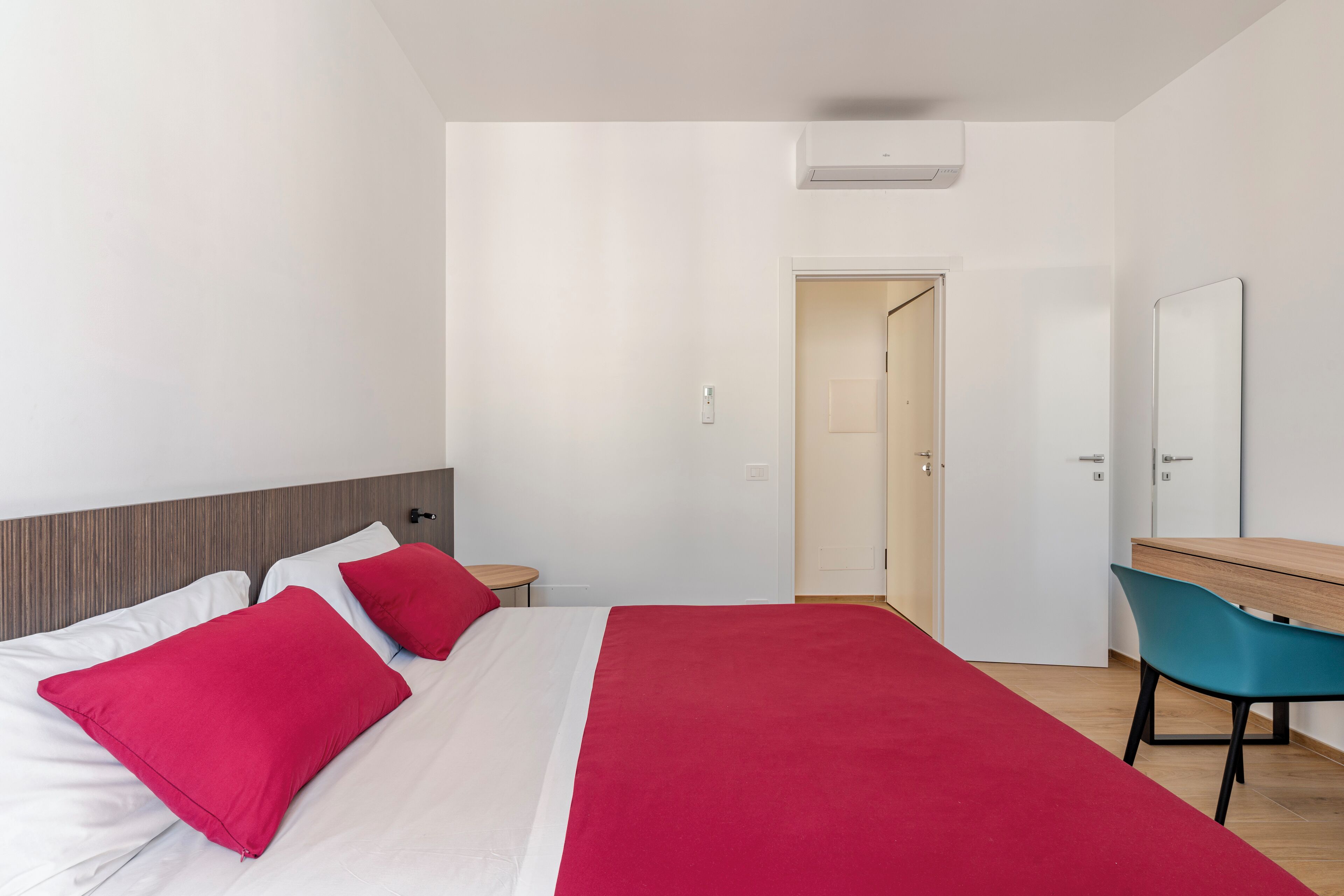 Skrivbord, gratis wi-fi och sängkläder