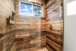 Shower, hair dryer, towels - Lakehome-Hot Tub-Sauna-Zip Line-Climb Wall-Firepit (Donnelly)