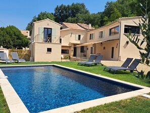 Outdoor pool - Mas provençal air-conditioned with private pool-Calme & Vue château de Vaison-6 pers (Saint-Marcellin-lès-Vaison)