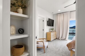 デスク、アイロン / アイロン台、旅行用ベビーベッド、WiFi