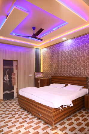 Room - Apartment #1 at Sadhnaaa Apartments Agra (Agra)