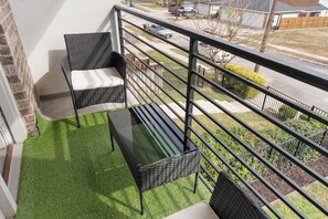 Terrace/patio - Nordic and Japanese inspired DT Dallas home (Dallas)