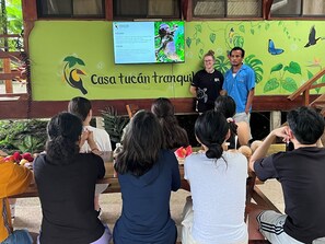 تناول الطعام بالخارج