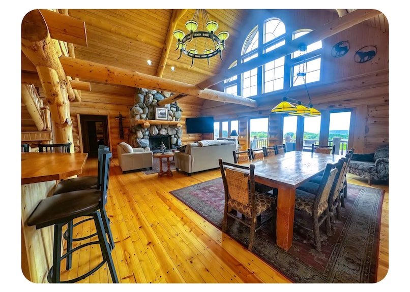 Spacious 5-bedroom Cabin In Charming Bellaire On Golf Course - Torch Lake, MI
