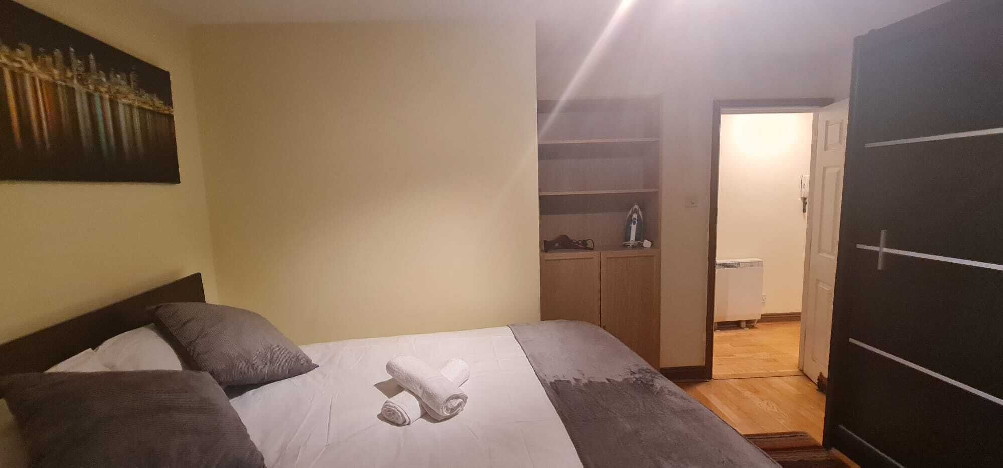 Ferros/tábuas de passar roupa, Wi-Fi, roupa de cama