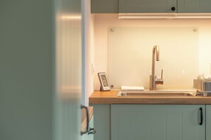 Micro-ondes, four, plaque de cuisson, lave-vaisselle