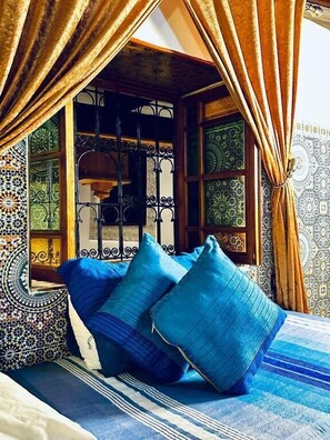 ห้องคอมฟอร  ์ทสำหรับสี่ท่าน, ลานระเบียง, วิวภูเขา | Wi-Fi ฟรี