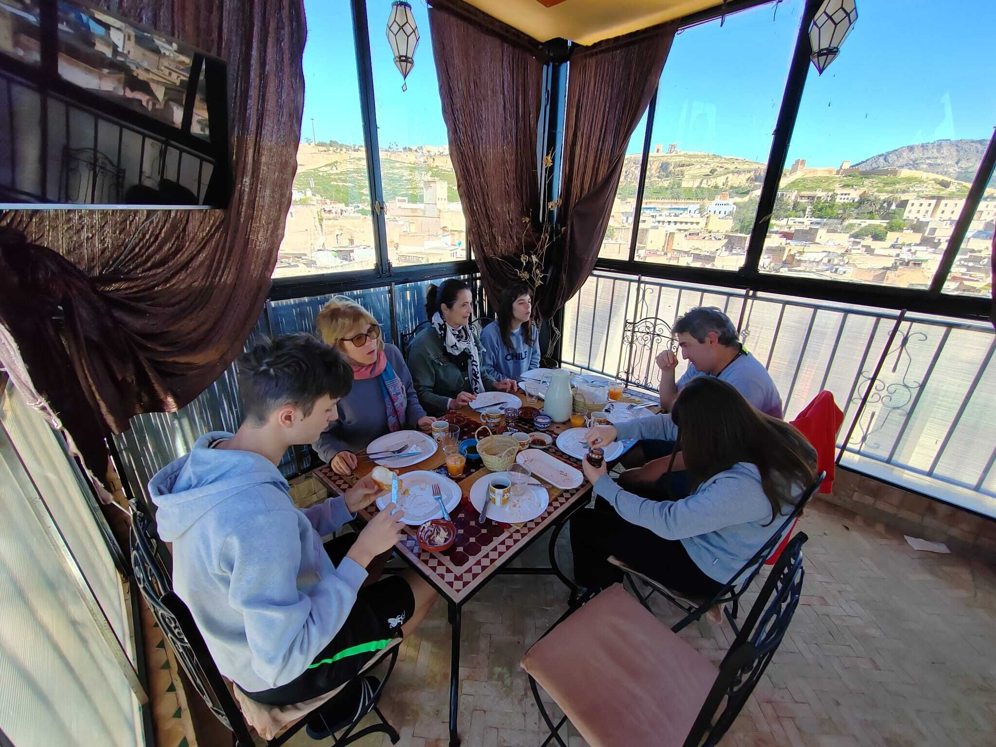 Chambre Quadruple Confort, patio, vue montagne | Terrasse/Patio