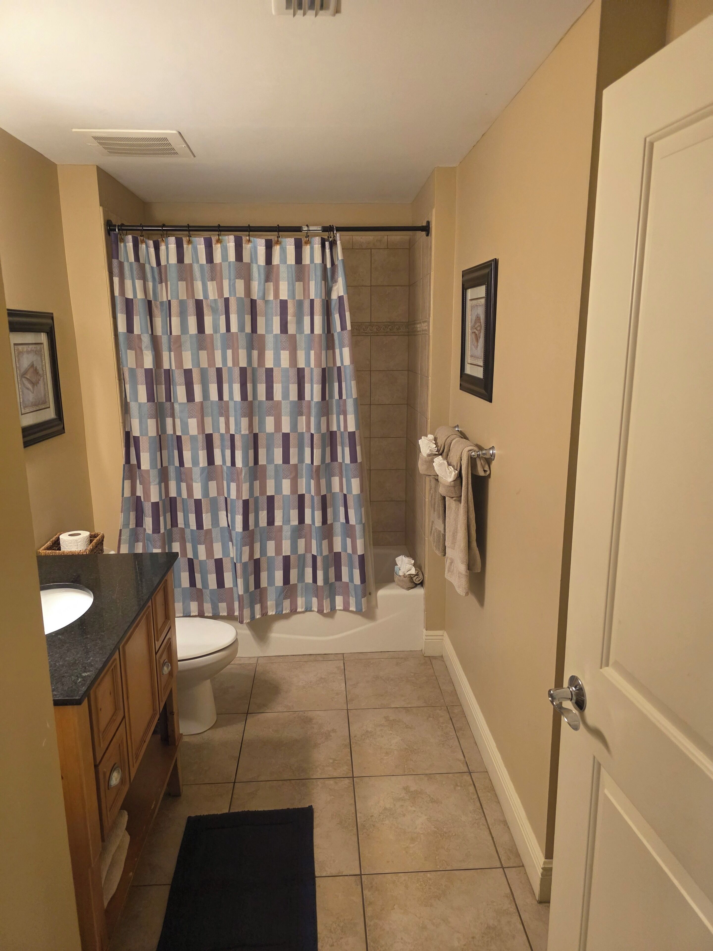 Håndklær og toalettpapir