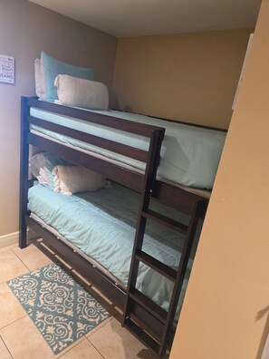 1 soverom, internettilgang og sengetøy