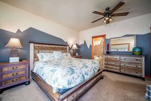 4 bedrooms, desk, iron/ironing board, WiFi - Luxury Elkpoint 1-True Ski-In Ski-Out, Family Villa (Durango)