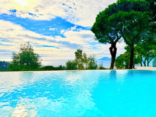 Villa de Luxe - Vue Mer Panoramique à Cannes