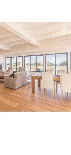 Interior - Magnificent house with swimming pool close to the palace (Le Palais)