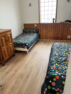 2 dormitoris i roba de llit 