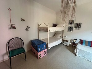 4 bedrooms, iron/ironing board, travel cot, Internet - Villa Tangal (Thies)