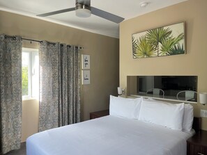 1 bedroom, iron/ironing board, Internet, bed sheets - Comfortable Studio Just a 10 Minutes Walk to Grace Bay Beach! (Leeward)