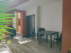 Outdoor dining - Apartment Playa del Carmen 2 bedrooms, near Xcalacoco beach PB security (Playa del Carmen)
