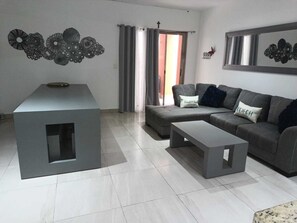 Living area - Apartment Playa del Carmen 2 bedrooms, near Xcalacoco beach PB security (Playa del Carmen)
