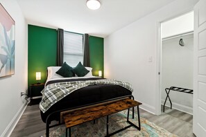 15 slaapkamers, een strijkplank/strijkijzer, wifi, beddengoed