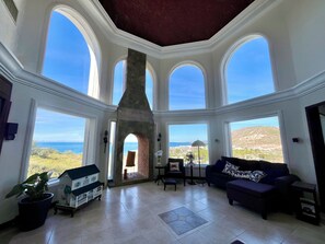 Interior - Casa Hipocampo – Ocean Views, Pool & Comfort (La Paz)