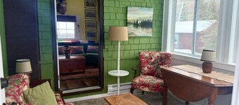 Charming, newly renovated cottage with views and access to Little Wolf Pond