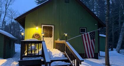 Charming, newly renovated cottage with views and access to Little Wolf Pond