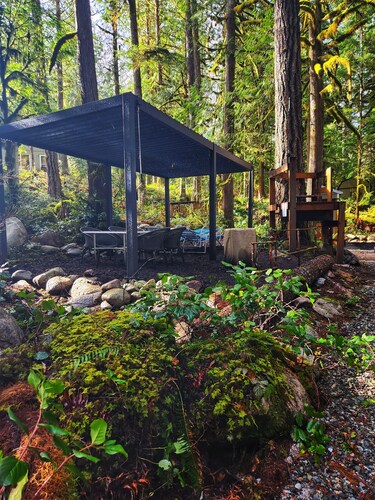 Tranquil campsite near the North Cascades-perfect for tents, RVs, Sprinters