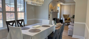 Charming 3-bedroom farmhouse with AC in Lawrenceville