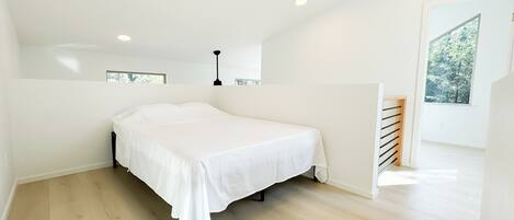 2 bedrooms, desk, free WiFi, bed sheets