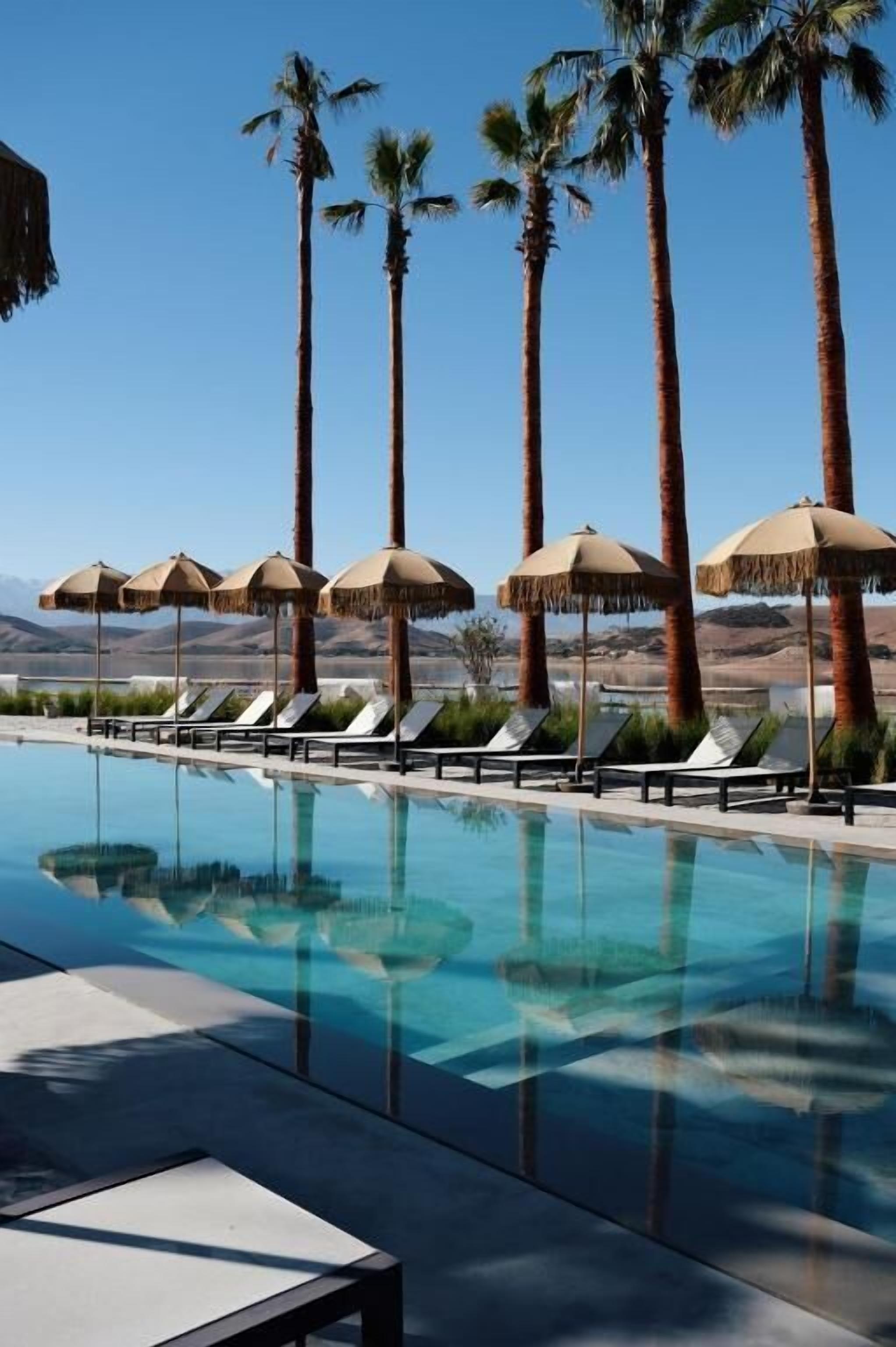 حمّام سباحة خارجي موسمي