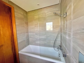 Shower, hair dryer, towels, soap - Le Safran with pool and beach access at Taghazout Bay (Tamraght)
