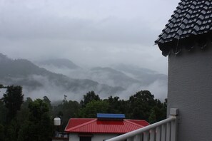奢華客房, 陽台, 山景 | 露台/庭院